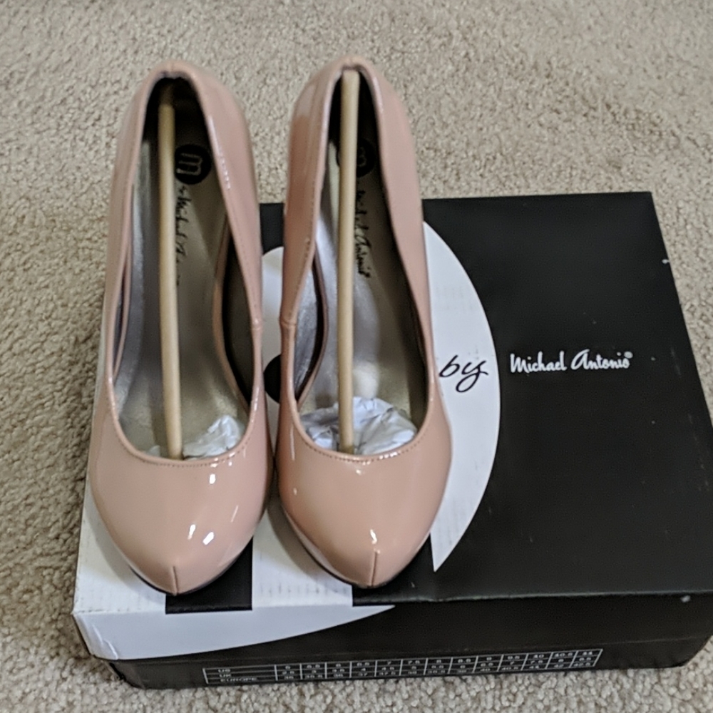 Michael Antonio Nude Pump, size 5